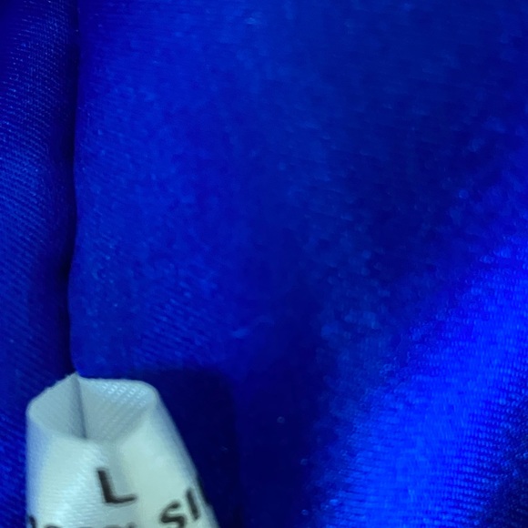 100% Silk jacket.  Quilted inside.  Pocket… - Picture 13 of 13